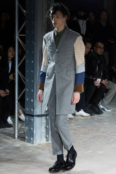 Look 10